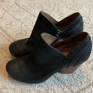 DANSKO heels. GREAT condition